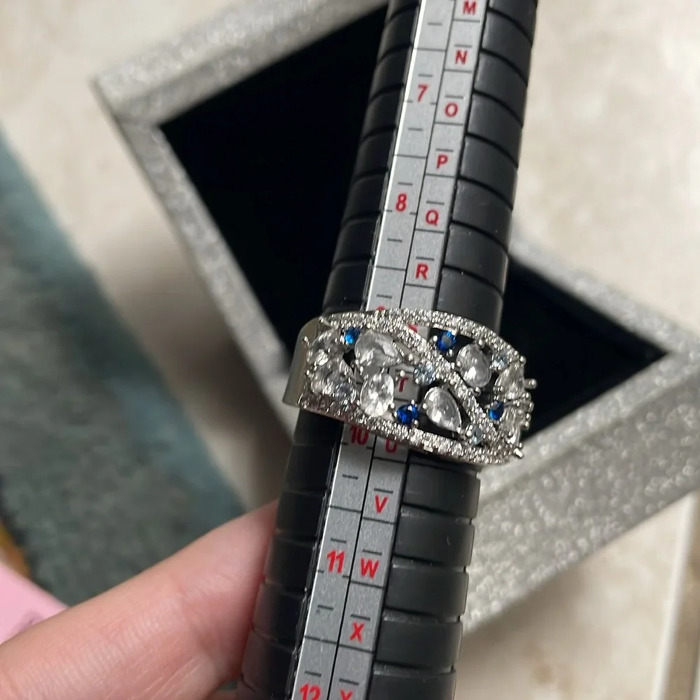 Elegant Silver and Blue Gemstone Ring - Picture 13 of 17
